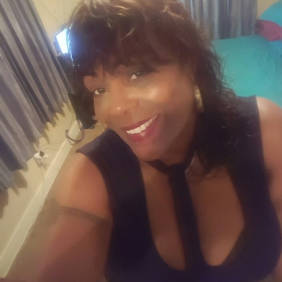 Meet your Posher, Shawna - Picture 1 of 1